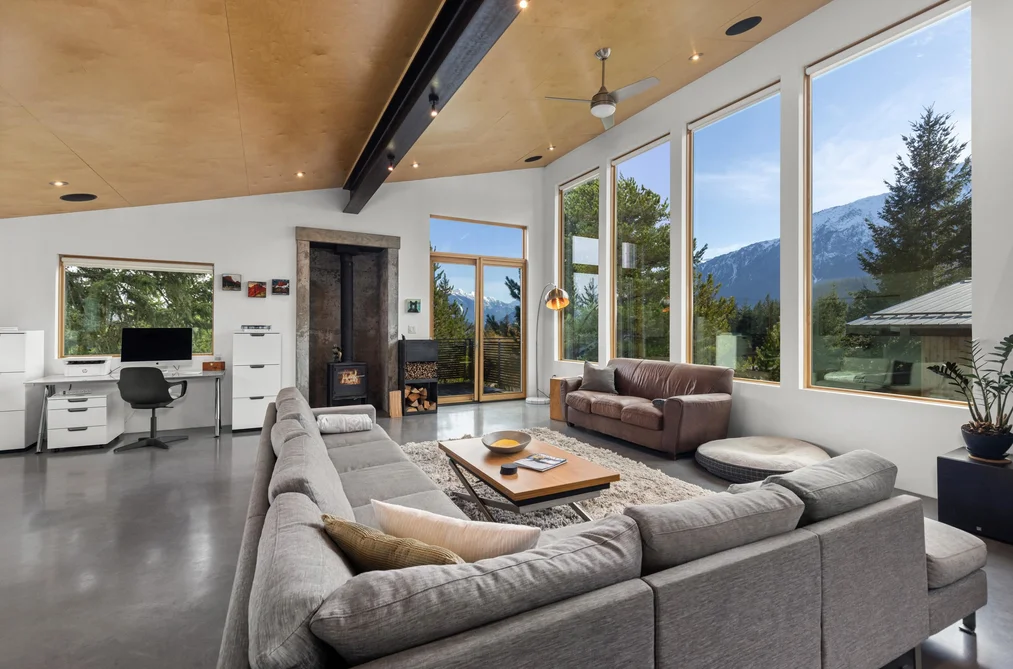 7465 DOGWOOD STREET, Pemberton BC V0N 2L0, Pemberton BC — Residential for Sale - Photo 2