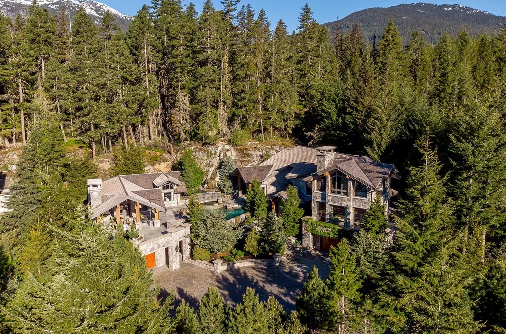 House for sale at 7469/73 Treetop Lane Whistler British Columbia - MLS: R3129526