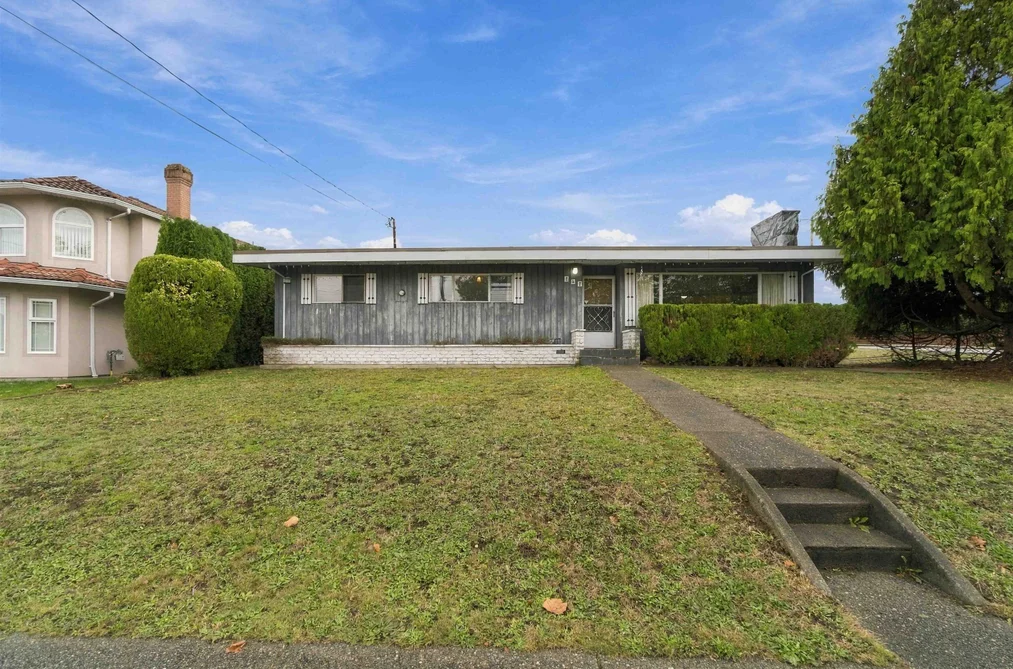 747 Poirier Street, Coquitlam, BC - MLS: R3179661 - Photo 1 747 Poirier Street, Coquitlam, BC - MLS: R3179661 - Photo 1