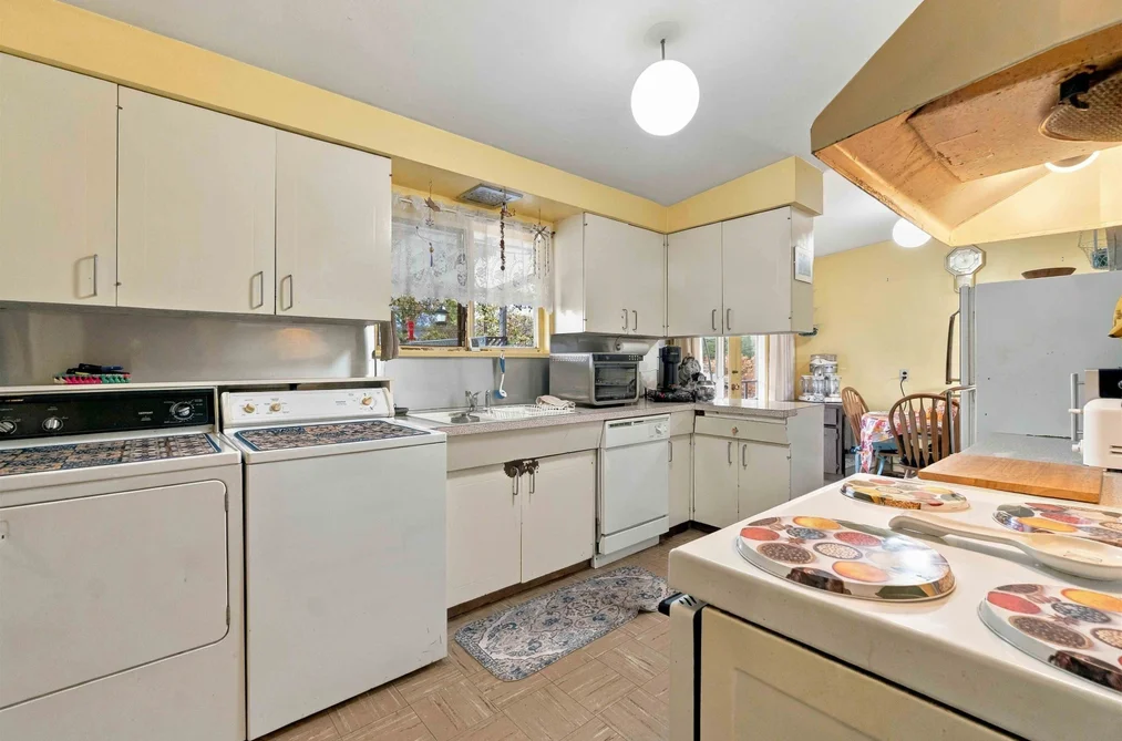 747 Poirier Street, Coquitlam, BC - MLS: R3179661 - Photo 10 747 Poirier Street, Coquitlam, BC - MLS: R3179661 - Photo 10