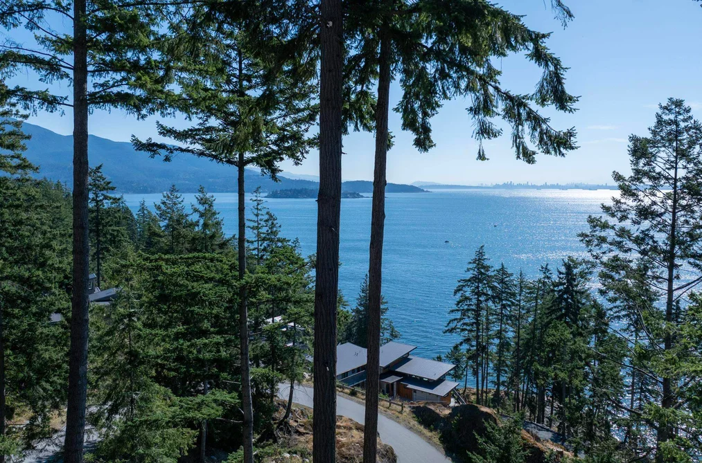 Property for sale at 747 Seymour Bay Drive Bowen Island British Columbia - MLS: R3149204