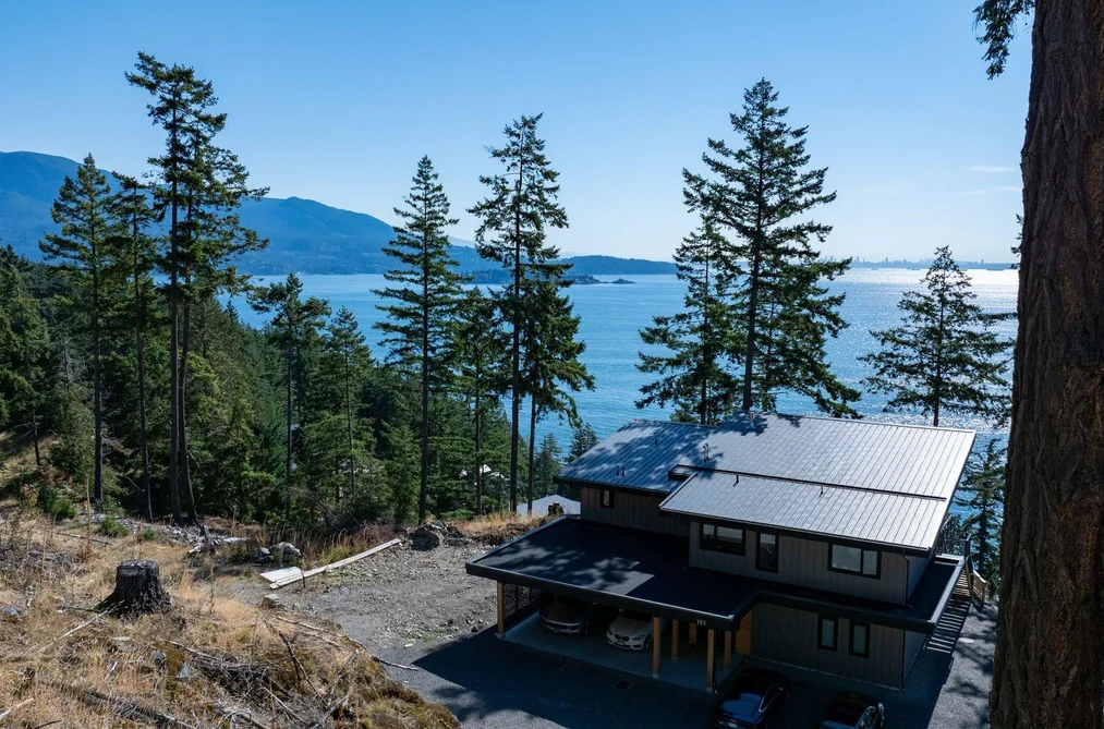 Property for sale at 747 Seymour Bay Bowen Island British Columbia - MLS: R3040786