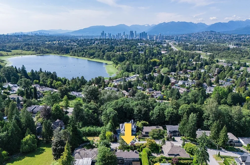 House for sale at 7488 Whelen Court Burnaby British Columbia - MLS: R3114410