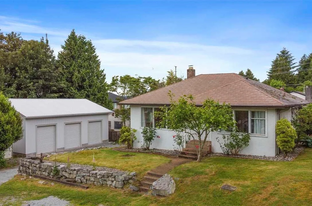 House for sale at 7489 Maple Street Mission British Columbia - MLS: R3103677