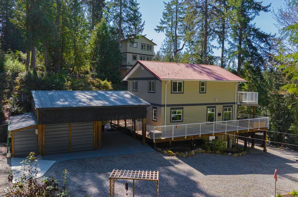 House for sale at 7498 Amber Road Sechelt British Columbia - MLS: R3110081