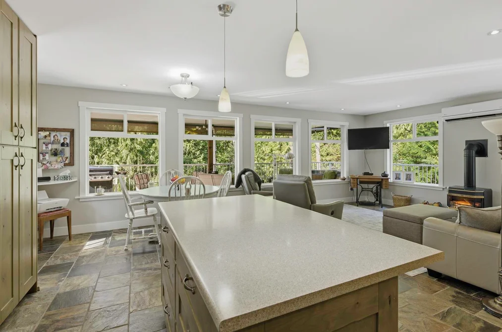7498 AMBER ROAD, Sechelt BC V7Z 0C6, Sechelt BC — Residential for Sale - Photo 4