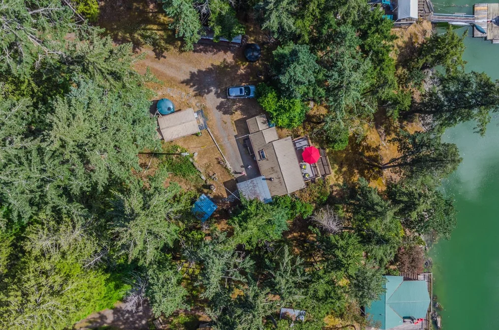 House for sale at 75 Whaler Bay Road Galiano Island British Columbia - MLS: R3139744