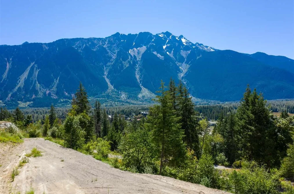 Property for sale at 7508 Pebble Creek Drive Pemberton British Columbia - MLS: R3137681