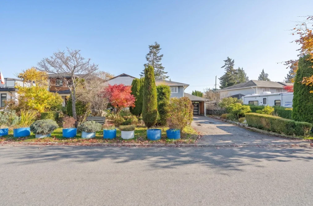 7510 Hurdle Crescent, Surrey, BC - House for Sale - Photo 3 of 20 7510 Hurdle Crescent, Surrey, BC - House for Sale - Photo 3 of 20