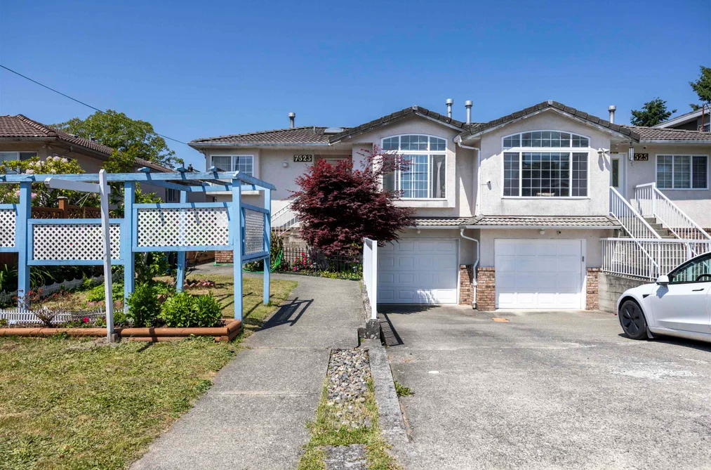 Half Duplex for sale at 7523 17th Avenue Burnaby British Columbia - MLS: R3153918