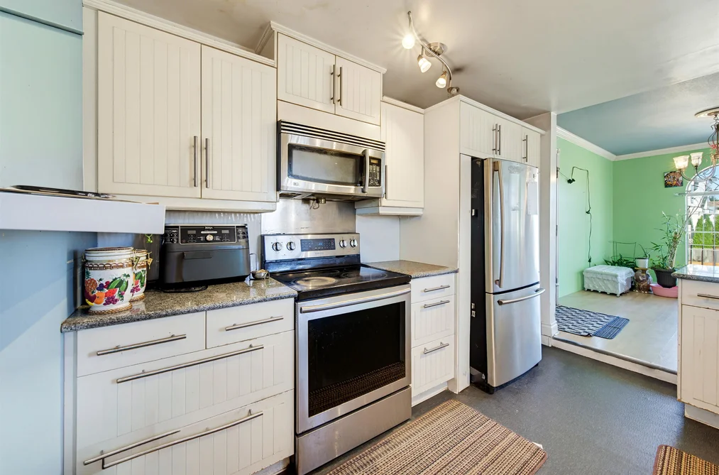 7524 4th Street, Burnaby, BC - MLS: R3179509 - Photo 3 7524 4th Street, Burnaby, BC - MLS: R3179509 - Photo 3