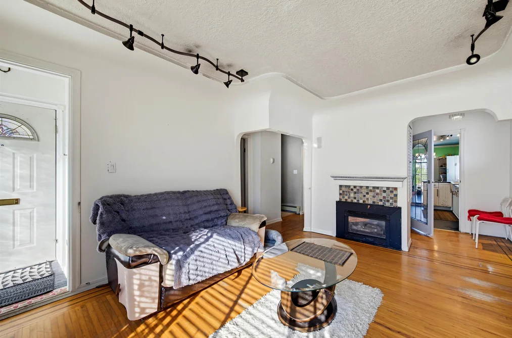 7524 4th Street, Burnaby, BC - MLS: R3179509 - Photo 8 7524 4th Street, Burnaby, BC - MLS: R3179509 - Photo 8