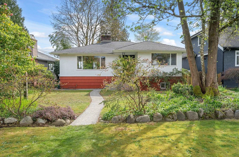 753 E 9TH STREET, North Vancouver BC V7L 2C1, North Vancouver BC — Residential for Sale - Photo 2