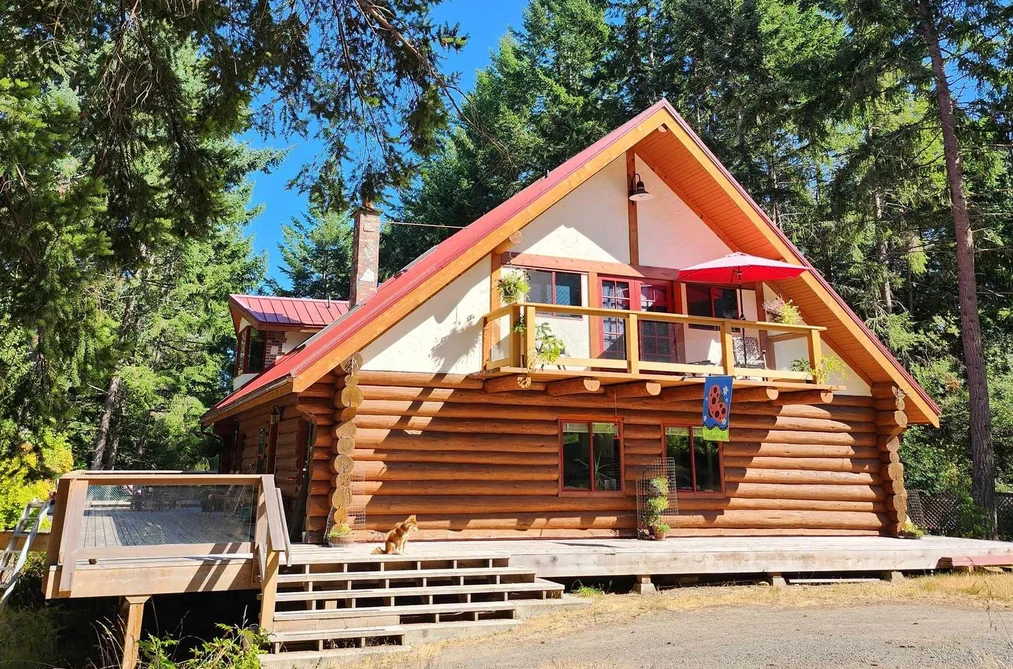 House for sale at 754 Burrill Road Galiano Island British Columbia - MLS: R3118053
