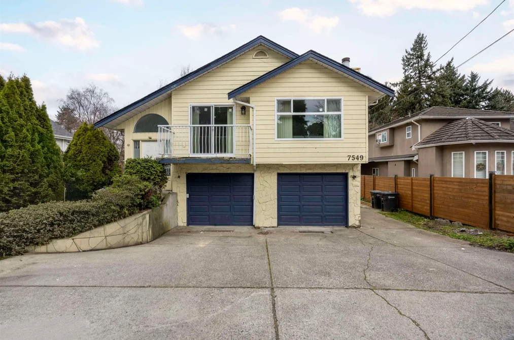 House for sale at 7549 10th Avenue Burnaby British Columbia - MLS: R3092833