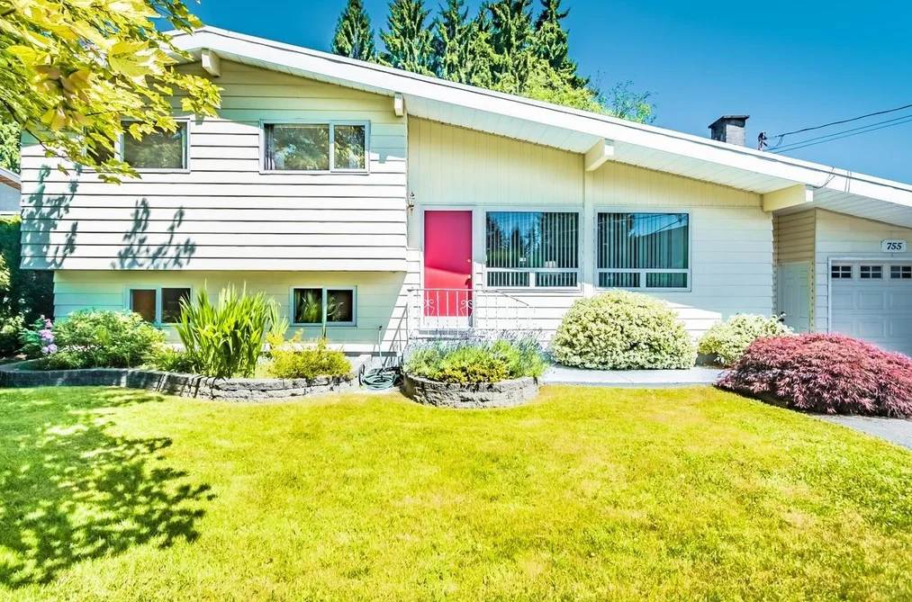 House for sale at 755 Egmont Avenue Coquitlam British Columbia - MLS: R3147996