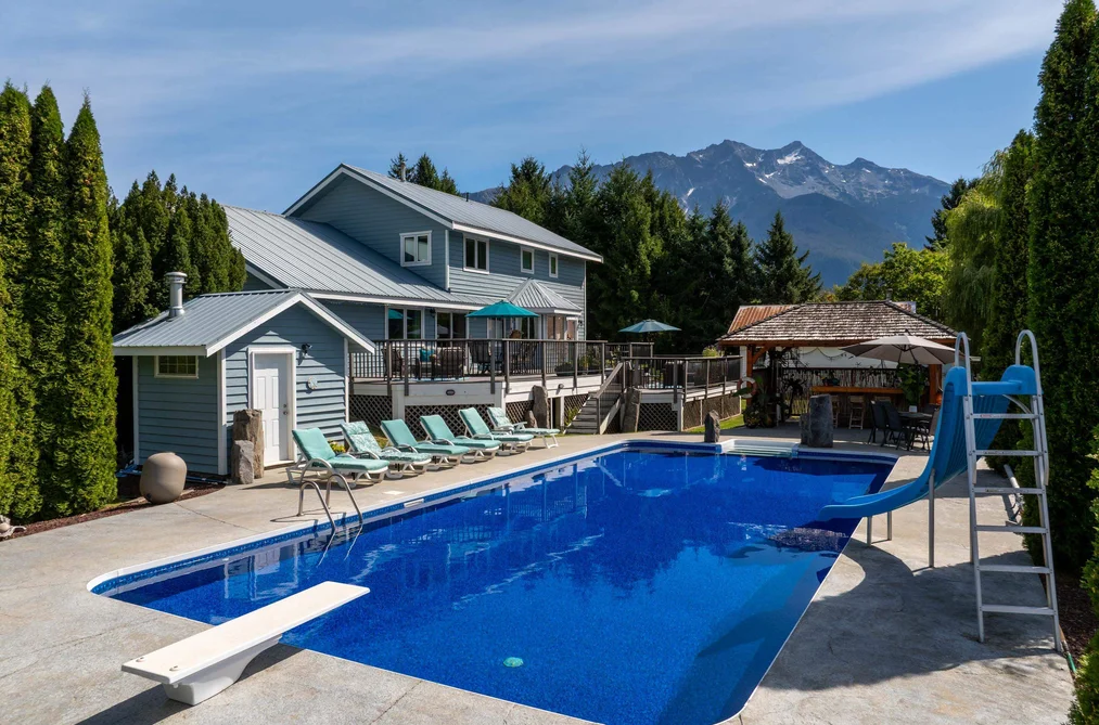 House for sale at 7569 Oberson Road Pemberton British Columbia - MLS: R3113125