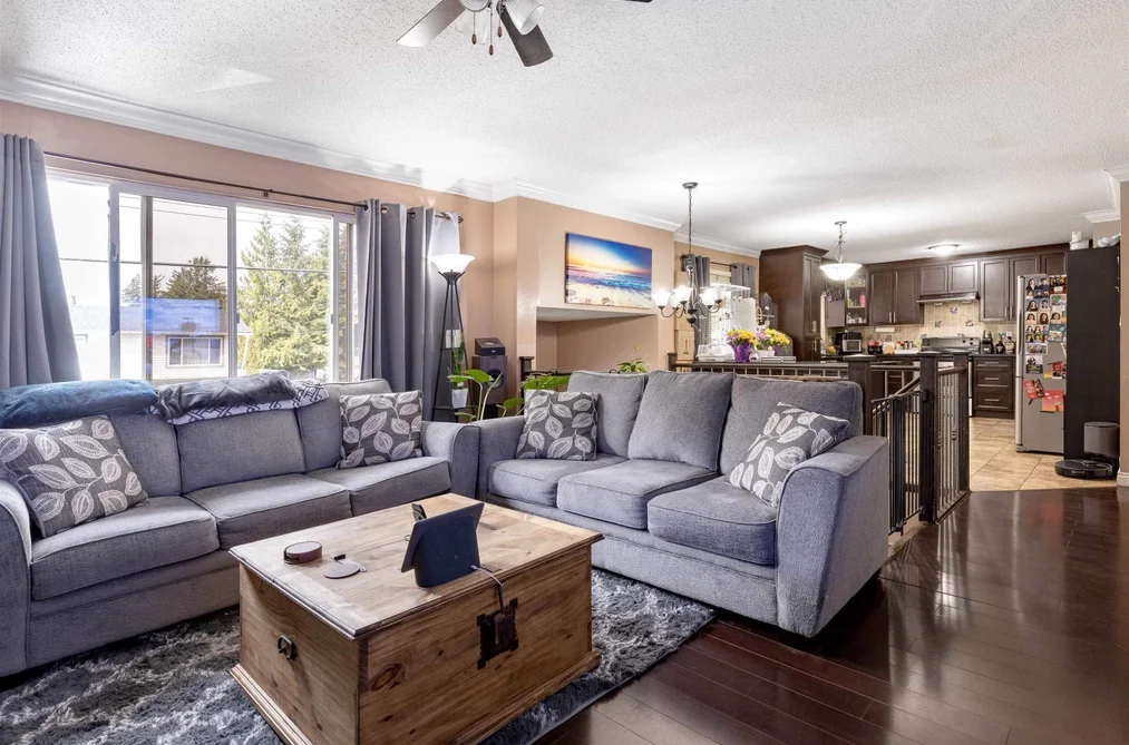 7570 MAY STREET, Mission BC V2V 3E1, Mission BC — Residential for Sale - Photo 2
