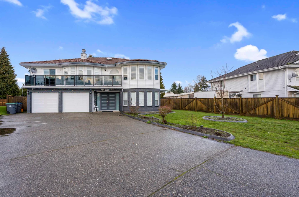 House for sale at 7595 122a Street Surrey British Columbia - MLS: R3099237