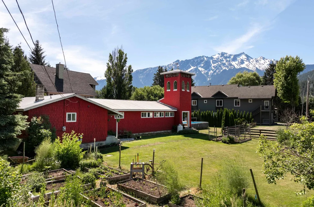 7596 TAYLOR ROAD, Pemberton BC V0N 2L0, Pemberton BC — Residential for Sale - Photo 2