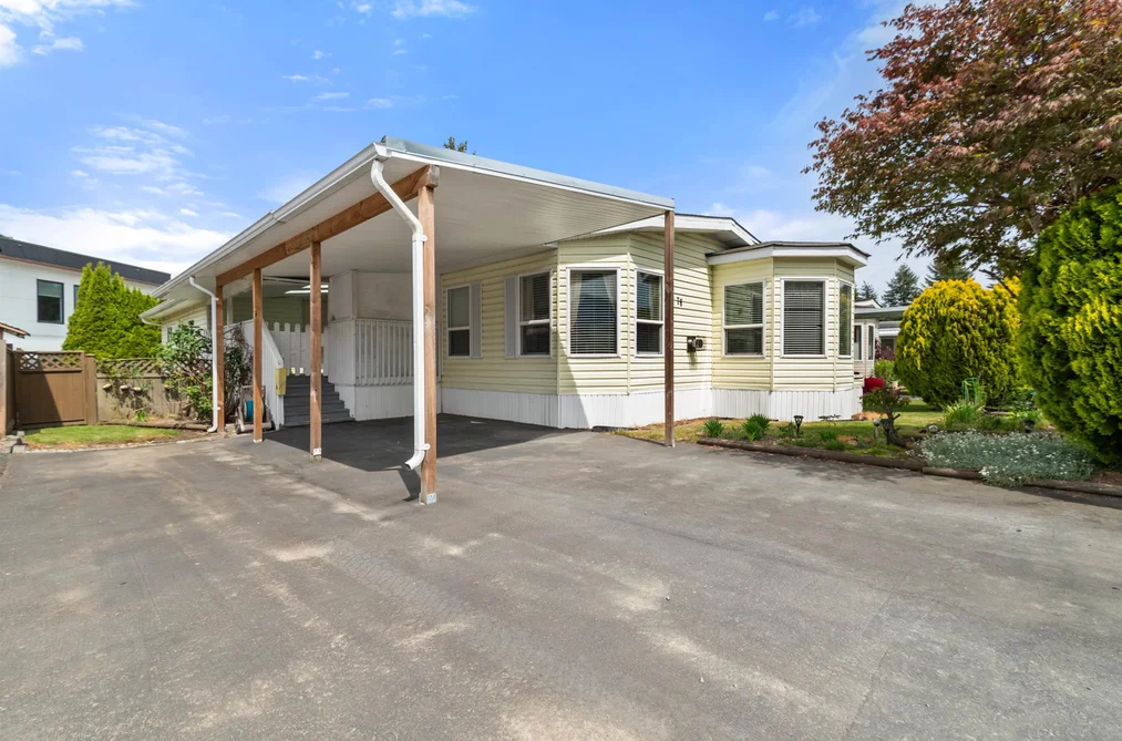 Manufactured Home for sale at 76 6035 Vedder Road Chilliwack British Columbia - MLS: R3059976
