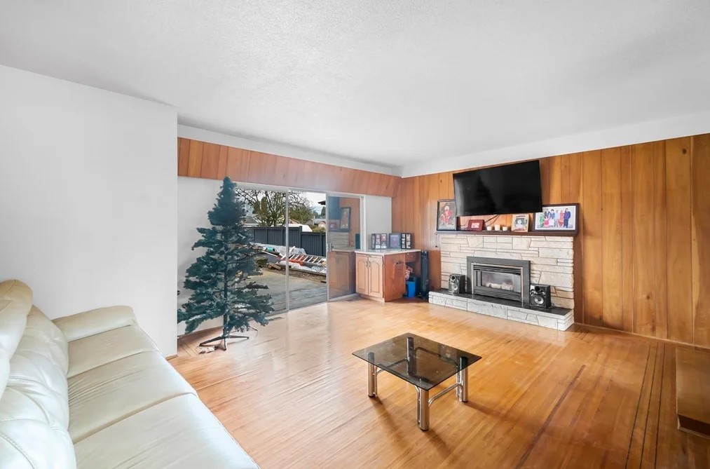 761 COTTONWOOD AVENUE, Coquitlam BC V3J 2S8, Coquitlam BC — Residential for Sale — Photo 3 of 19