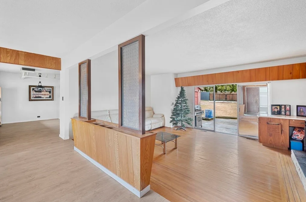 761 COTTONWOOD AVENUE, Coquitlam BC V3J 2S8, Coquitlam BC — Residential for Sale — Photo 4 of 19