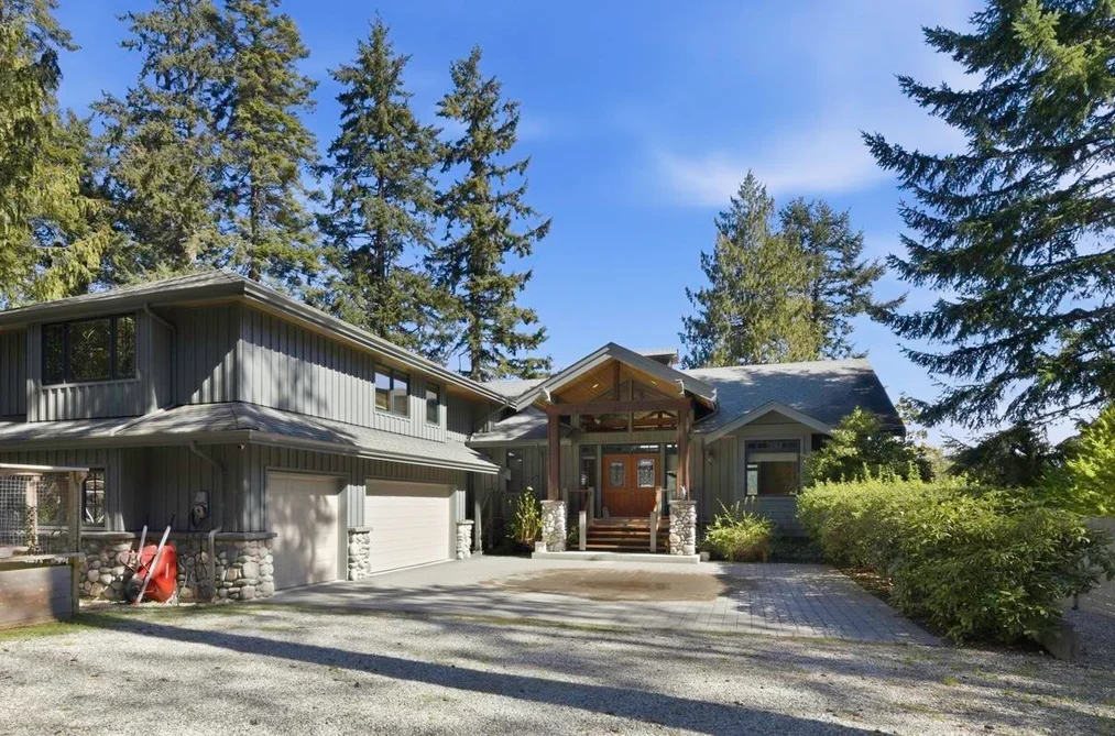 House for sale at 7626 Eureka Avenue Halfmoon Bay British Columbia - MLS: R3104376