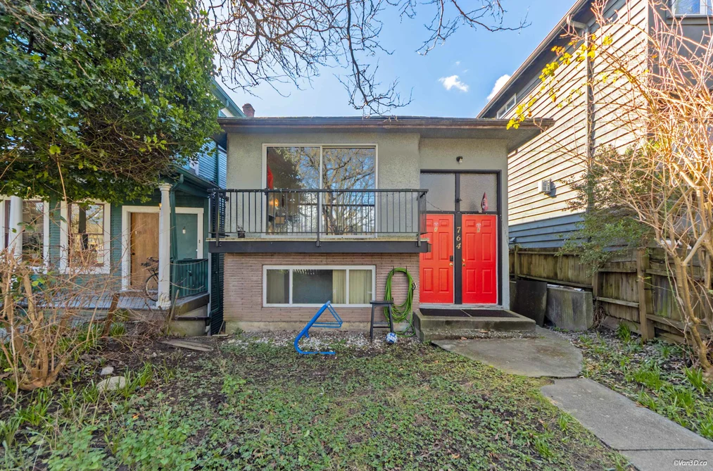 House for sale at 764 E Georgia Street Vancouver British Columbia - MLS: R3107778