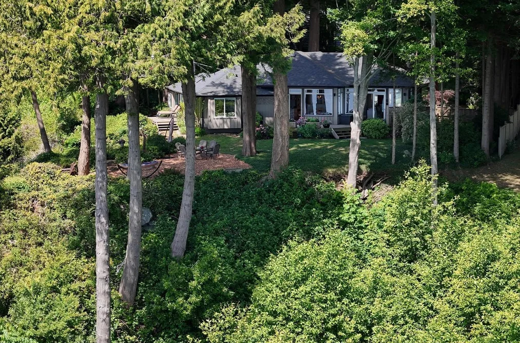 7647 EUREKA PLACE, Halfmoon Bay BC V7Z 1A1, Halfmoon Bay BC — Residential for Sale - Photo 2