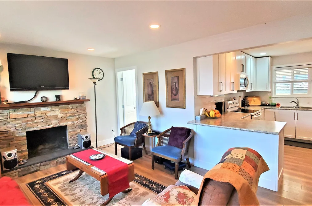 7649 STAVE LAKE STREET, Mission BC V2V 4G6, Mission BC — Residential for Sale - Photo 2