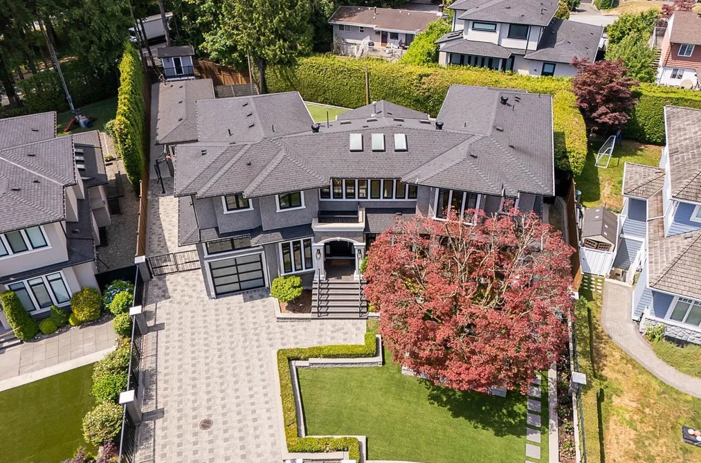 7652 KERRYWOOD CRESCENT, Burnaby, BC — Residential for Sale — Photo 3 of 40