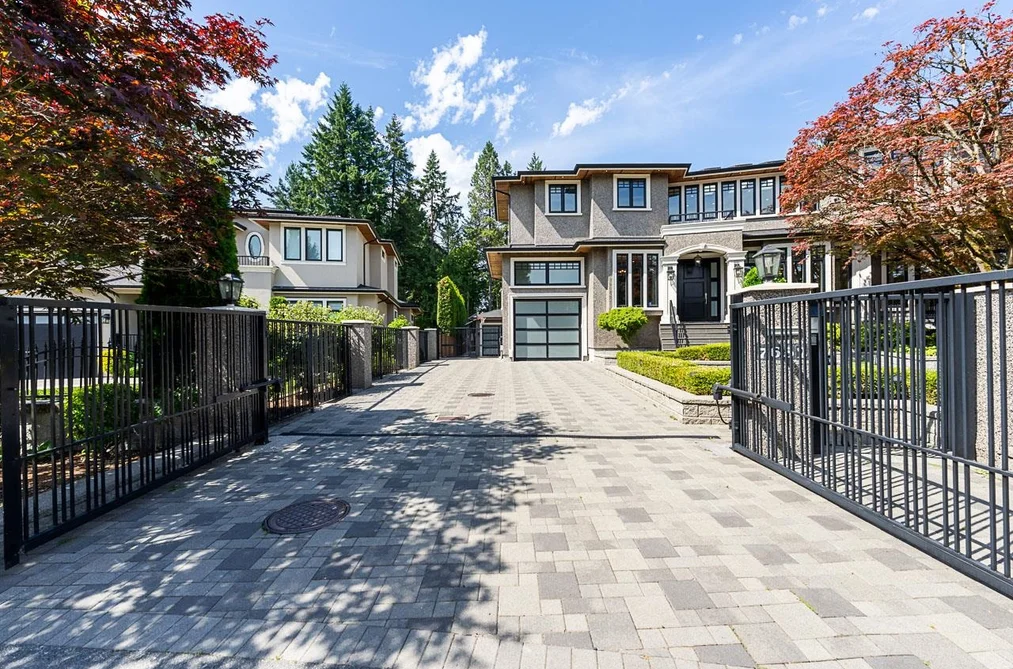 7652 KERRYWOOD CRESCENT, Burnaby, BC — Residential for Sale — Photo 4 of 40