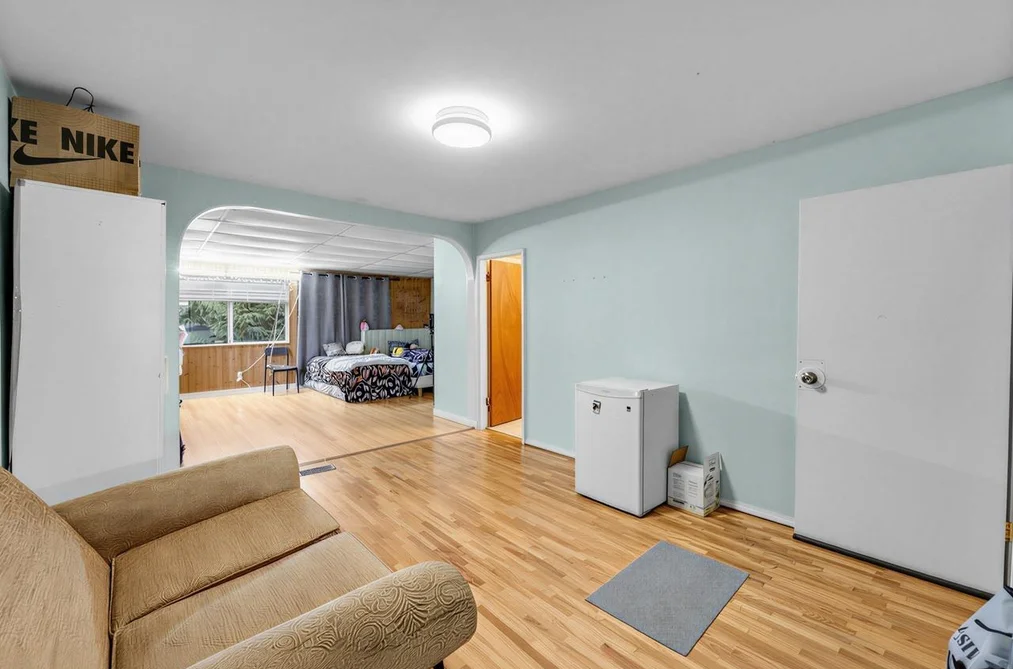 7674 BURRIS STREET, Burnaby BC V5E 1Z3, Burnaby BC — Residential for Sale — Photo 4 of 22