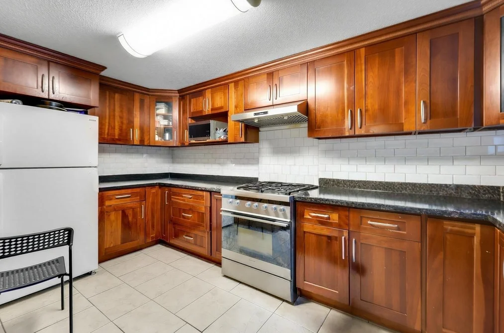 7674 BURRIS STREET, Burnaby BC V5E 1Z3, Burnaby BC — Residential for Sale — Photo 6 of 22