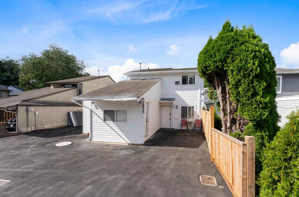 7675 125 STREET, Surrey BC V3W 7W2, Surrey BC — Residential for Sale - Photo 2