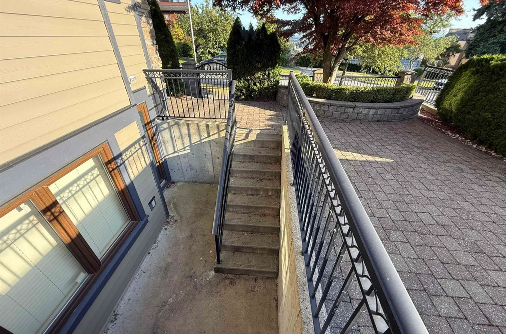 7689 JASPER CRESCENT, Vancouver BC V5P 3S7, Vancouver BC — Residential for Sale — Photo 7 of 38