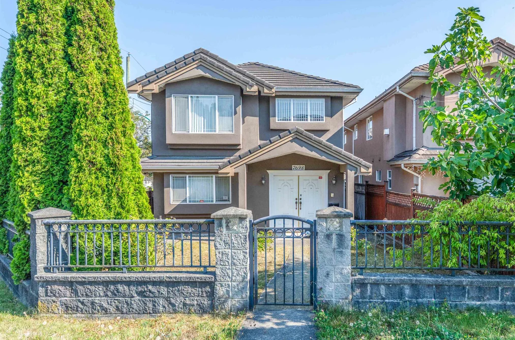 House for sale at 7698 14th Avenue Burnaby British Columbia - MLS: R3153936