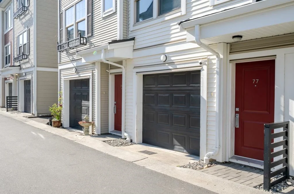 77-32633 Simon Avenue, Abbotsford, BC - Townhouse for Sale - Photo 3 of 40 77-32633 Simon Avenue, Abbotsford, BC - Townhouse for Sale - Photo 3 of 40