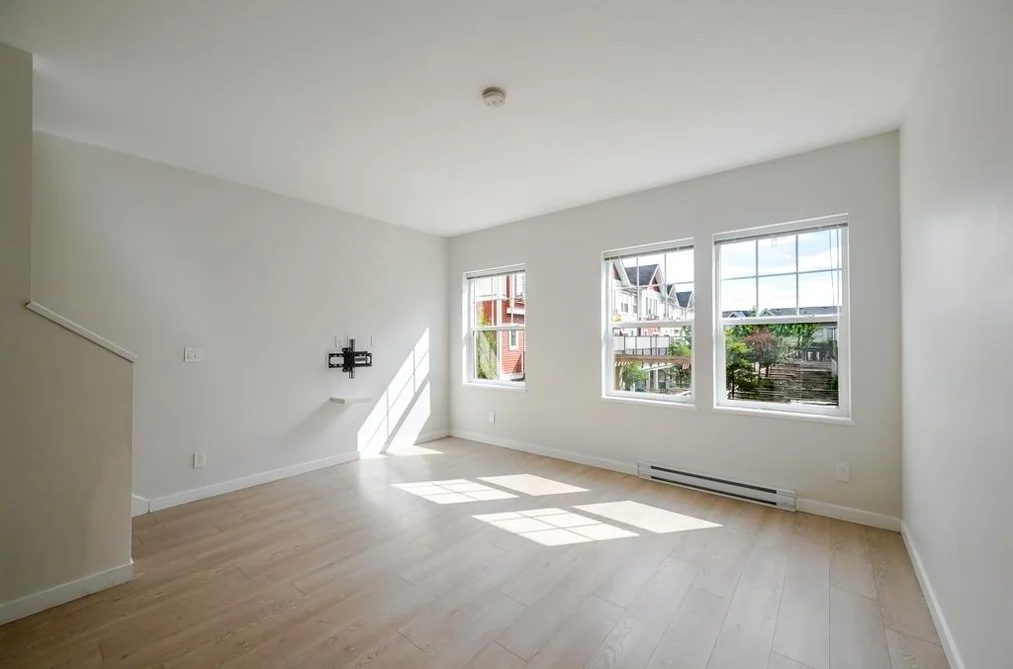 77-32633 Simon Avenue, Abbotsford, BC - Townhouse for Sale - Photo 8 of 40 77-32633 Simon Avenue, Abbotsford, BC - Townhouse for Sale - Photo 8 of 40