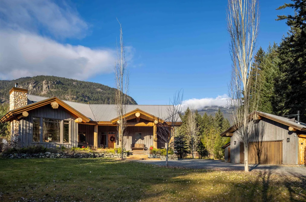 House for sale at 7703 Pemberton Portage Road Pemberton British Columbia - MLS: R3084272
