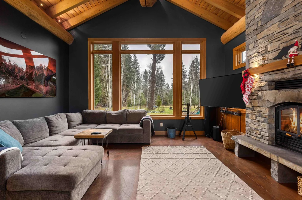7703 PEMBERTON PORTAGE ROAD, Pemberton BC V0N 2L0, Pemberton BC — Residential for Sale - Photo 3