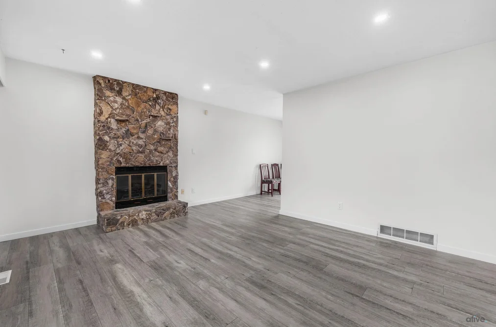 7710 JUNIPER STREET, Mission BC V2V 6G1, Mission BC — Residential for Sale - Photo 3
