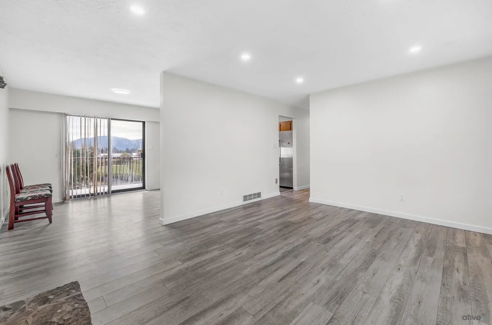 7710 JUNIPER STREET, Mission BC V2V 6G1, Mission BC — Residential for Sale - Photo 4