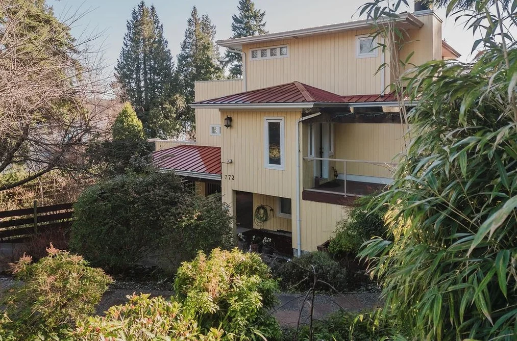 House for sale at 773 Franklin Road Gibsons British Columbia - MLS: R3099477