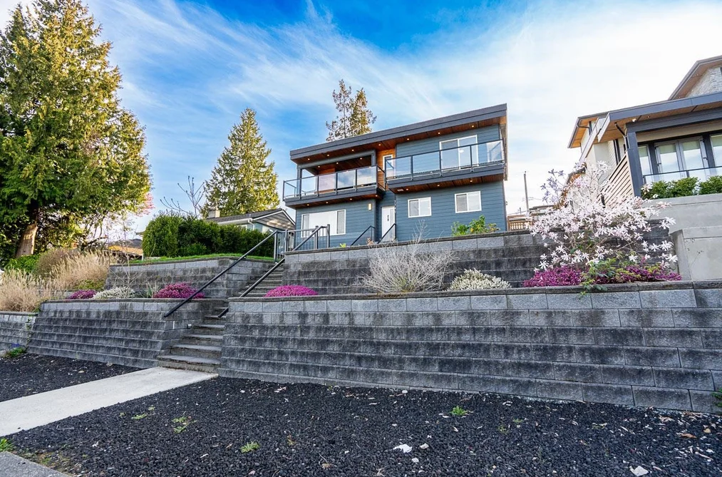House for sale at 7749 Lee Street Burnaby British Columbia - MLS: R3111526