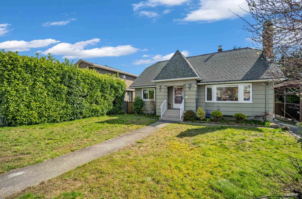 7758 15TH AVENUE, Burnaby BC V3N 1W5, Burnaby BC — Residential for Sale - Photo 2