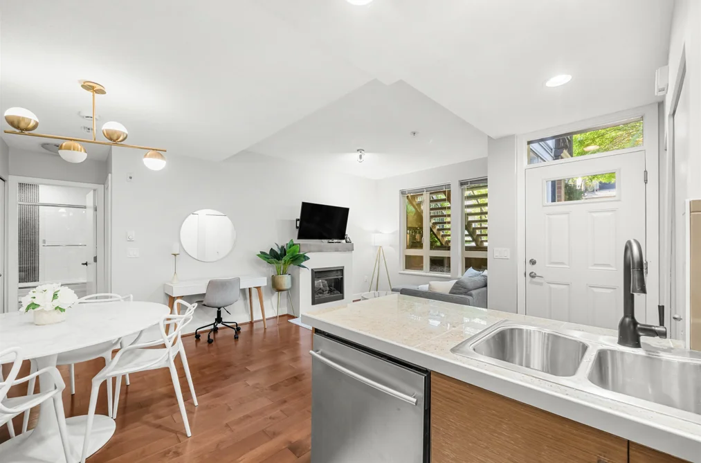 Condo for sale at 78 728 W 14th Street North Vancouver British Columbia - MLS: R3155754