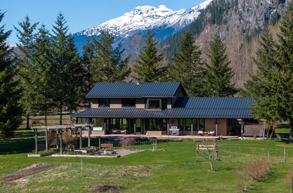 780 GREEN ROAD, Pemberton BC V0N 2L2, Pemberton BC — Residential for Sale - Photo 2