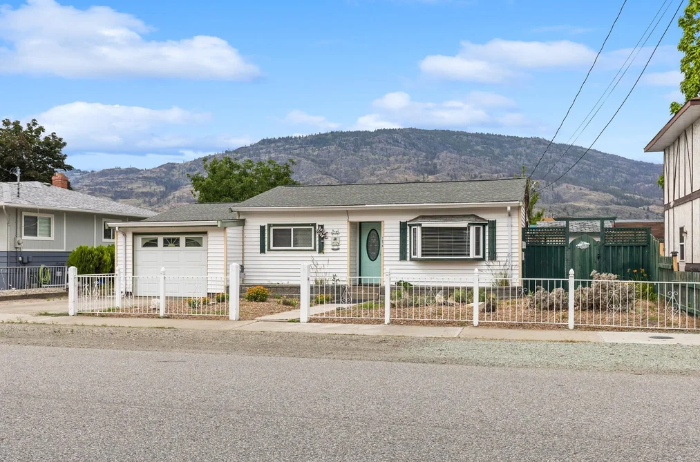 7816 89 STREET, No City Value BC V0H 1V0, No City Value BC — Residential for Sale — Photo 3 of 40